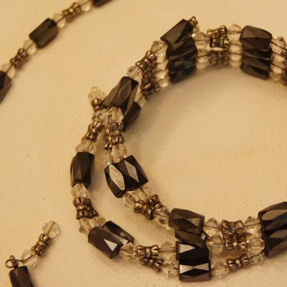 Magnetic Wrap Bracelet Black and silver beads 36" - Picture 6 of 12